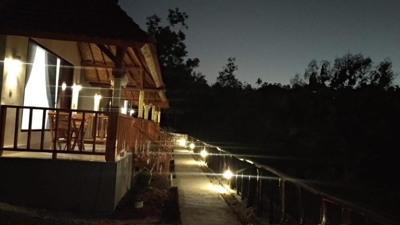 Vina Bungalow Toyapakeh Ngoại thất bức ảnh